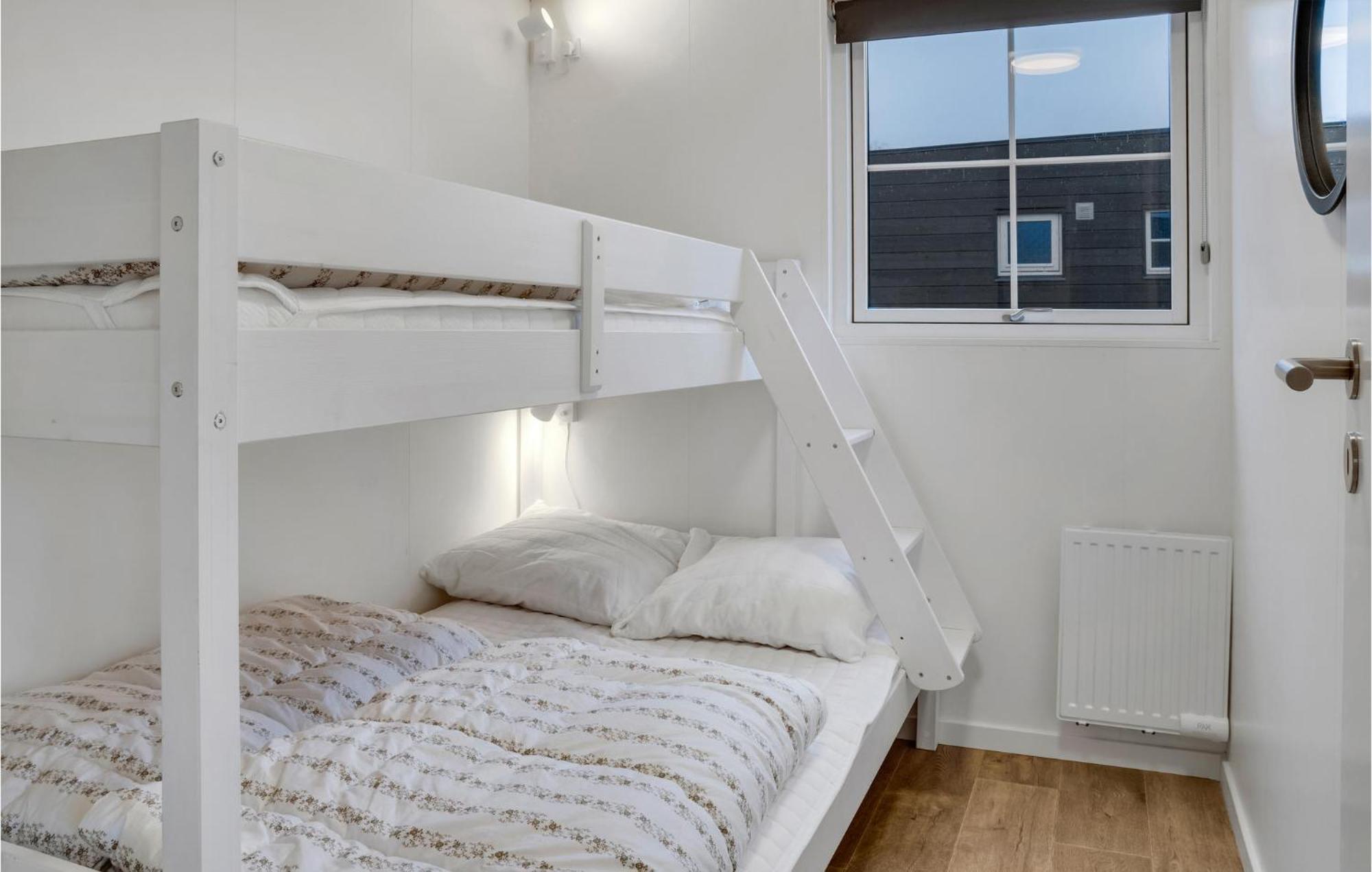 Amazing Apartment In Vaeggerlose With Kitchenette Bøtø By Kültér fotó