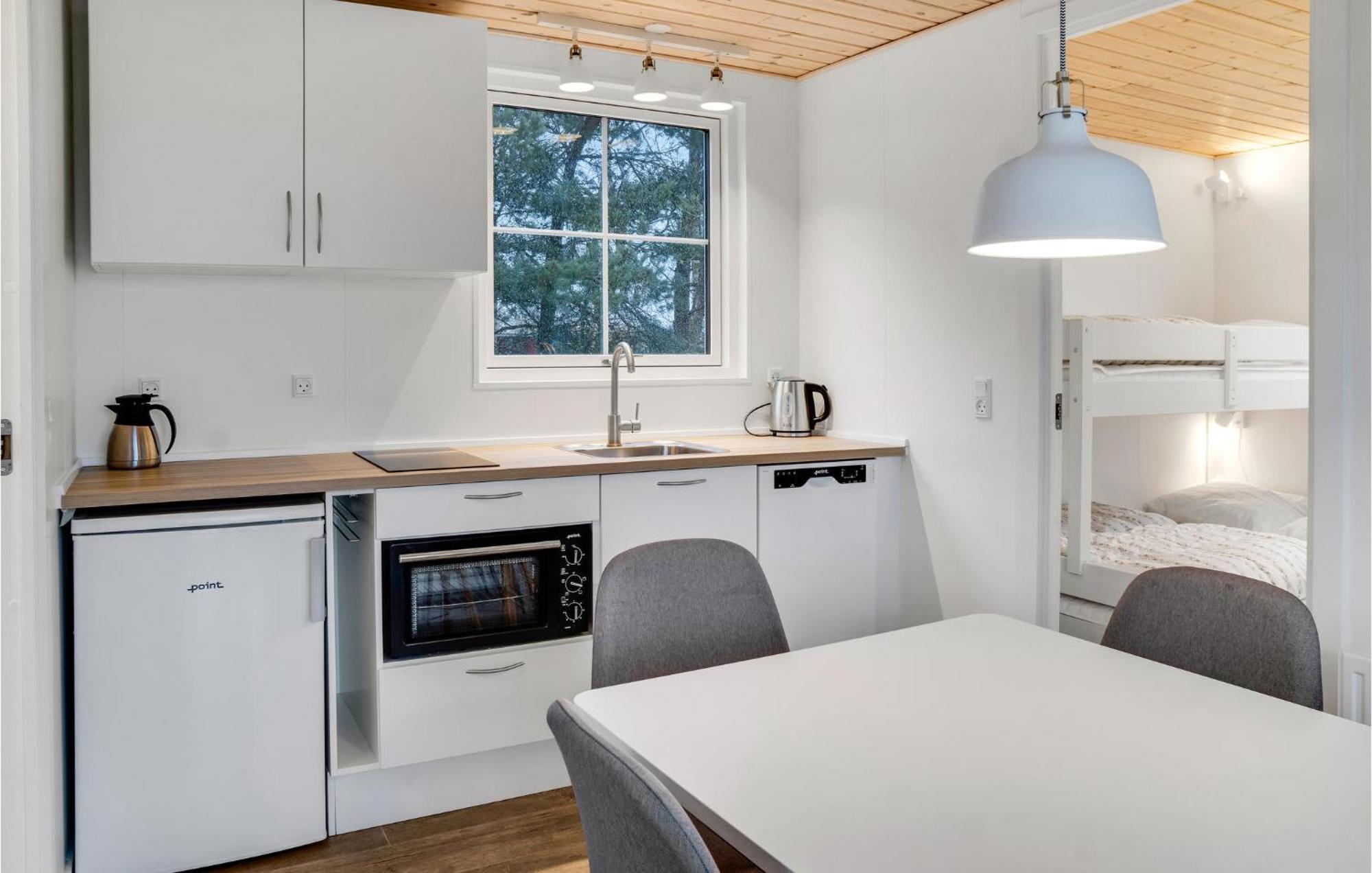 Amazing Apartment In Vaeggerlose With Kitchenette Bøtø By Kültér fotó