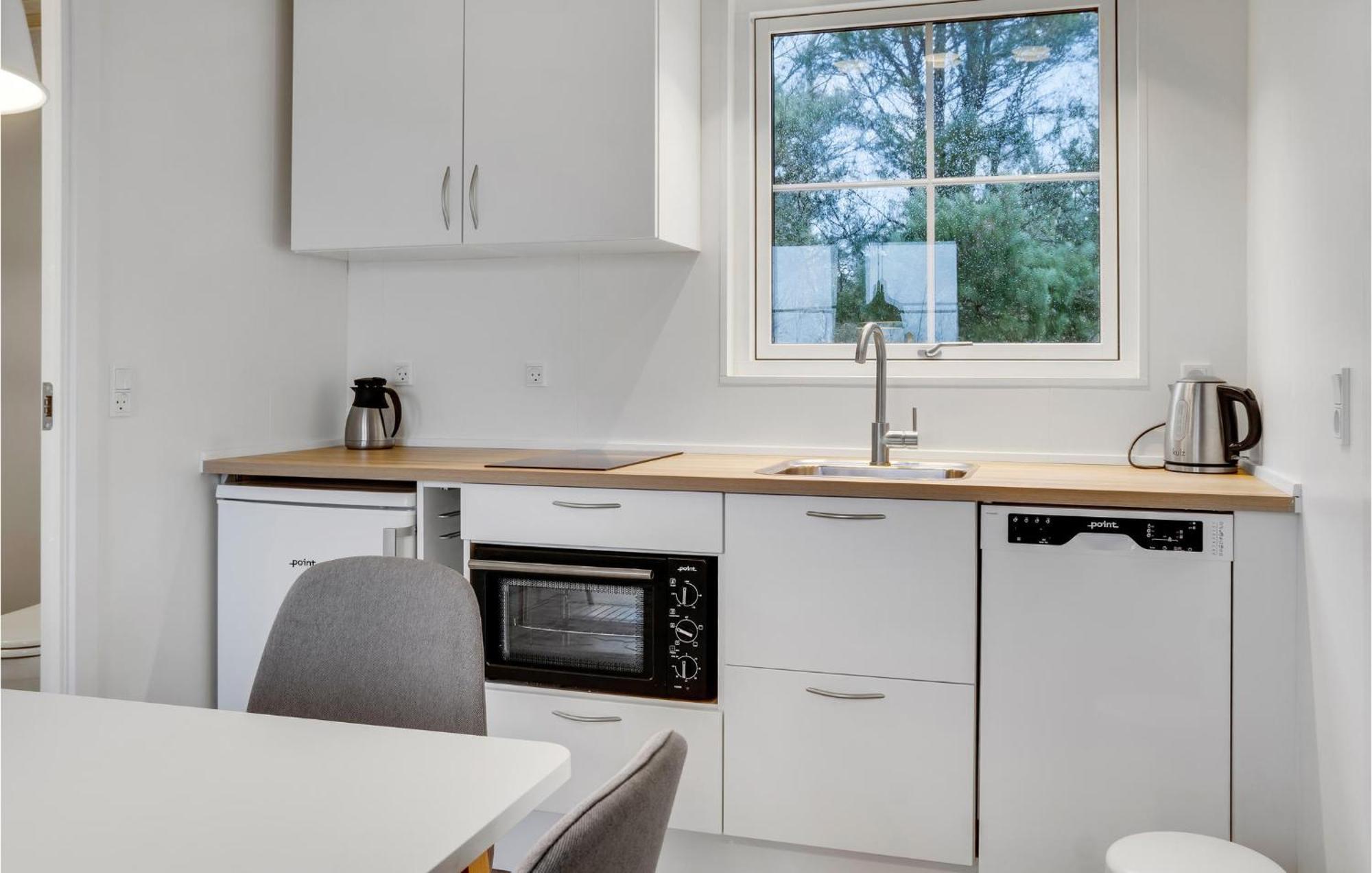 Amazing Apartment In Vaeggerlose With Kitchenette Bøtø By Kültér fotó