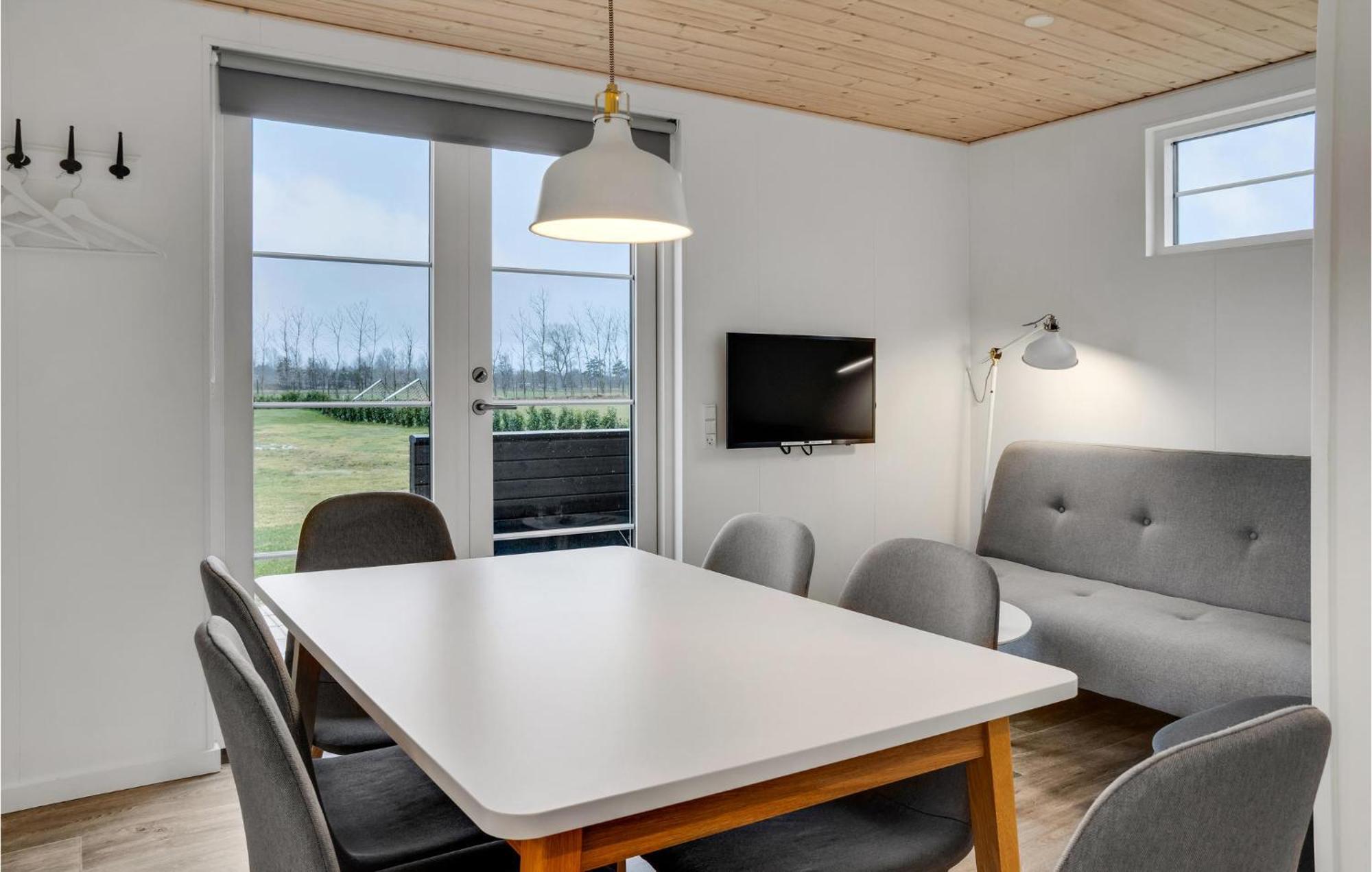 Amazing Apartment In Vaeggerlose With Kitchenette Bøtø By Kültér fotó